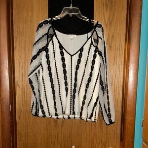 VENUS Black and White Graphic Asymmetrical Blouse